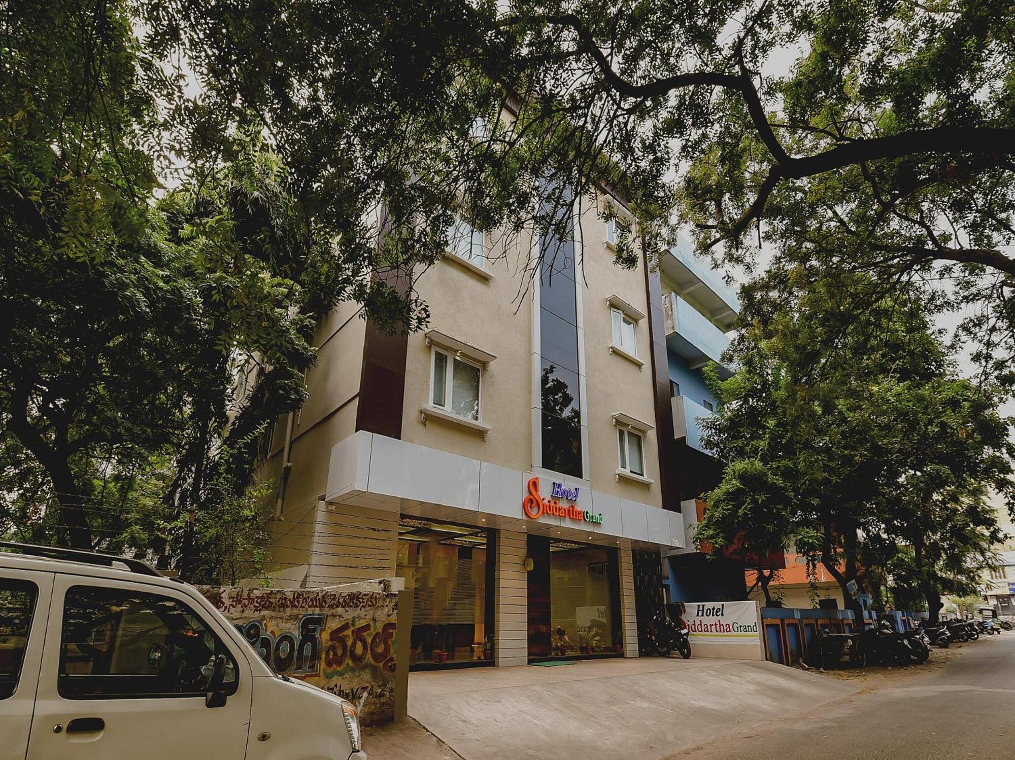 首都o-22922酒店锡达多大酒店 Vijayawāda 外观 照片